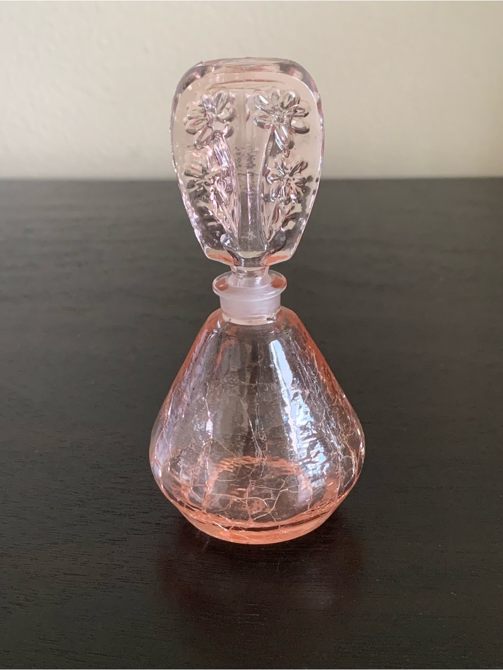 Vintage Irice Pink Crackle Glass Floral Intaglio Stopper